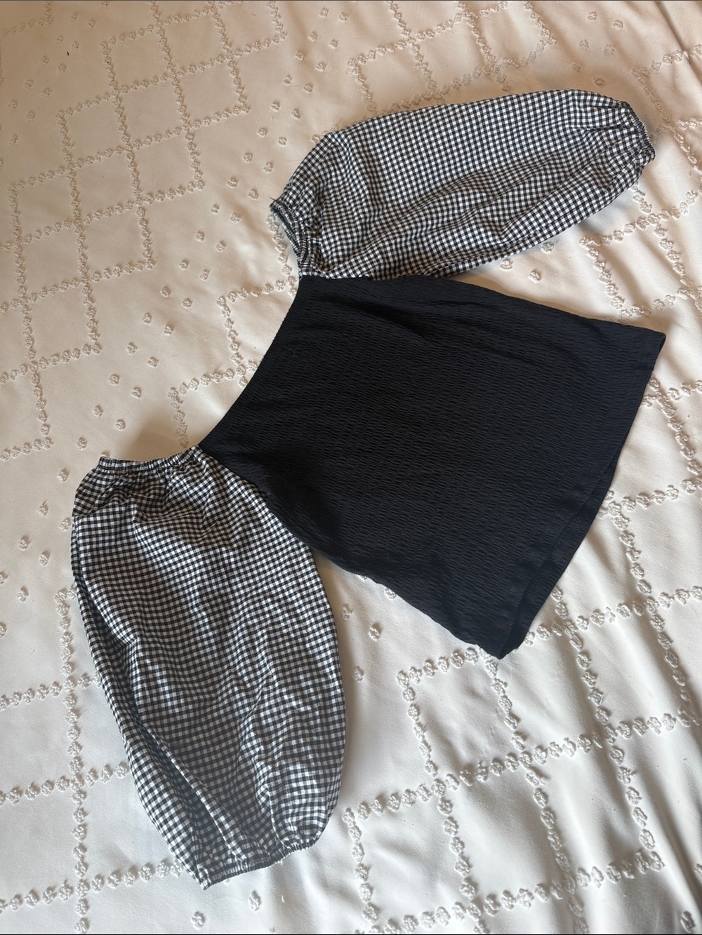 Who Wear What When Where Black Smocked Top with Gingham Puff Sleeves - Picture 7 of 8